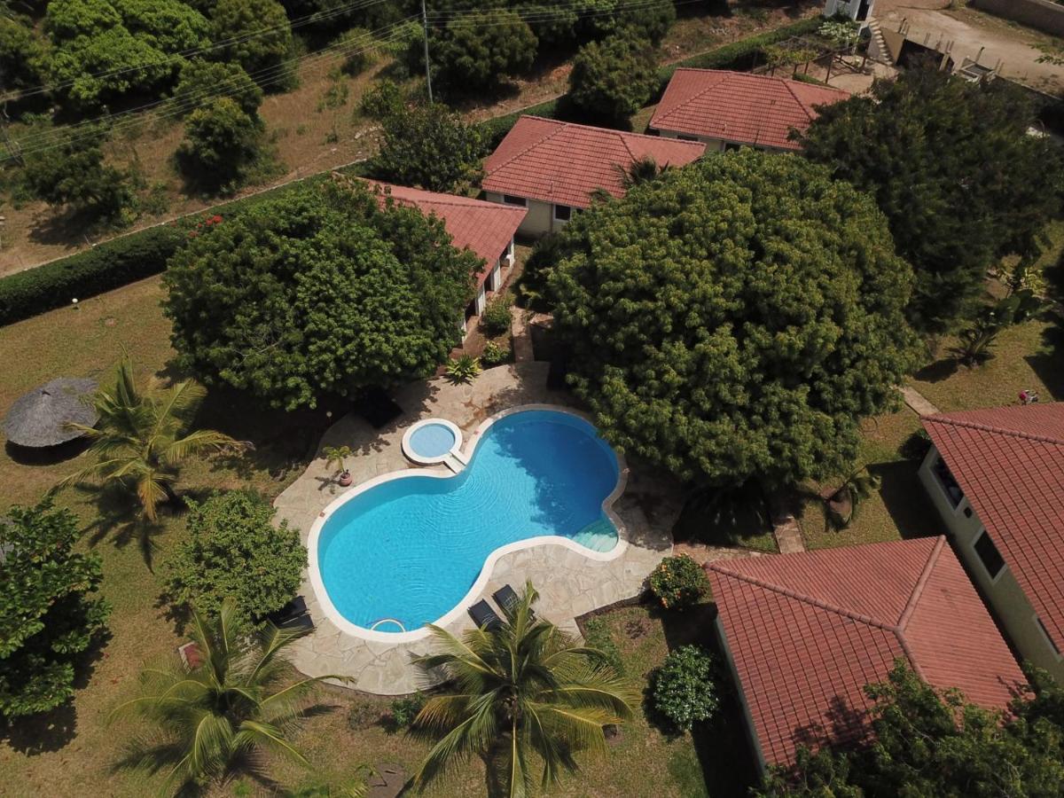 Safina Cottages 디아니 해변 외부 사진