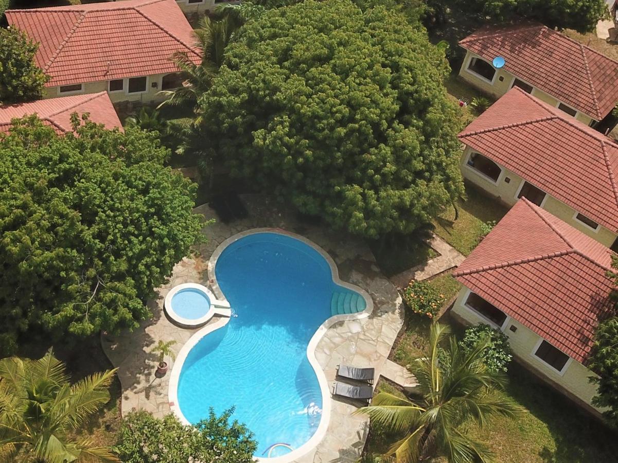 Safina Cottages 디아니 해변 외부 사진