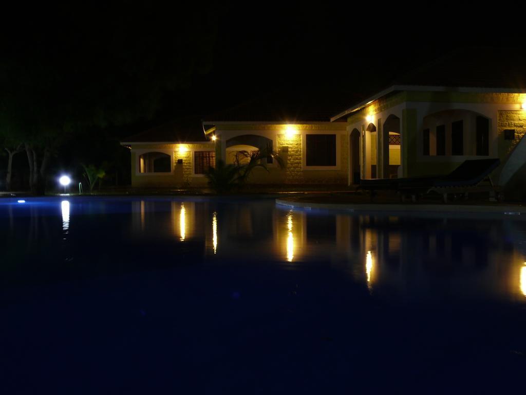Safina Cottages 디아니 해변 객실 사진