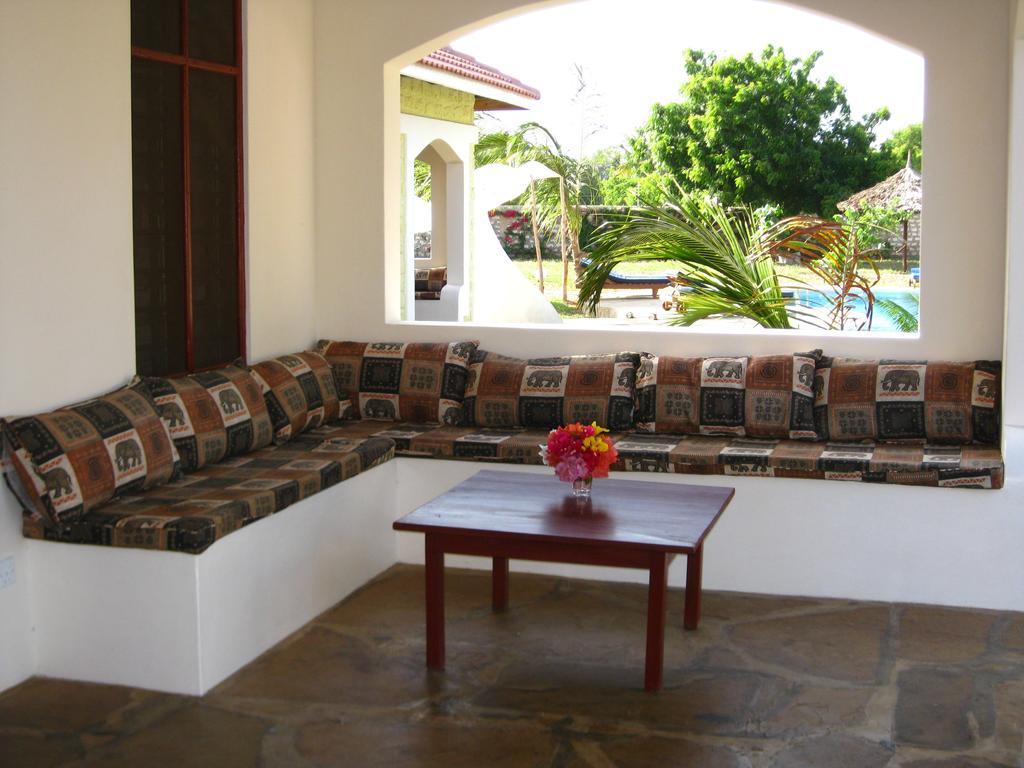 Safina Cottages 디아니 해변 객실 사진