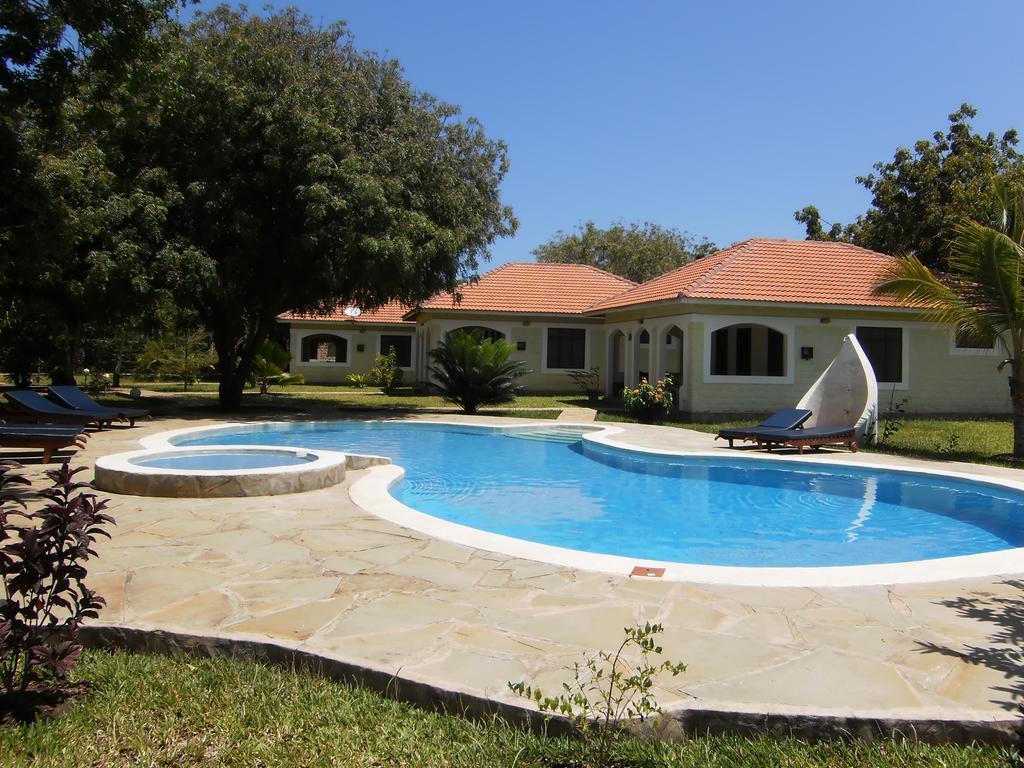 Safina Cottages 디아니 해변 객실 사진