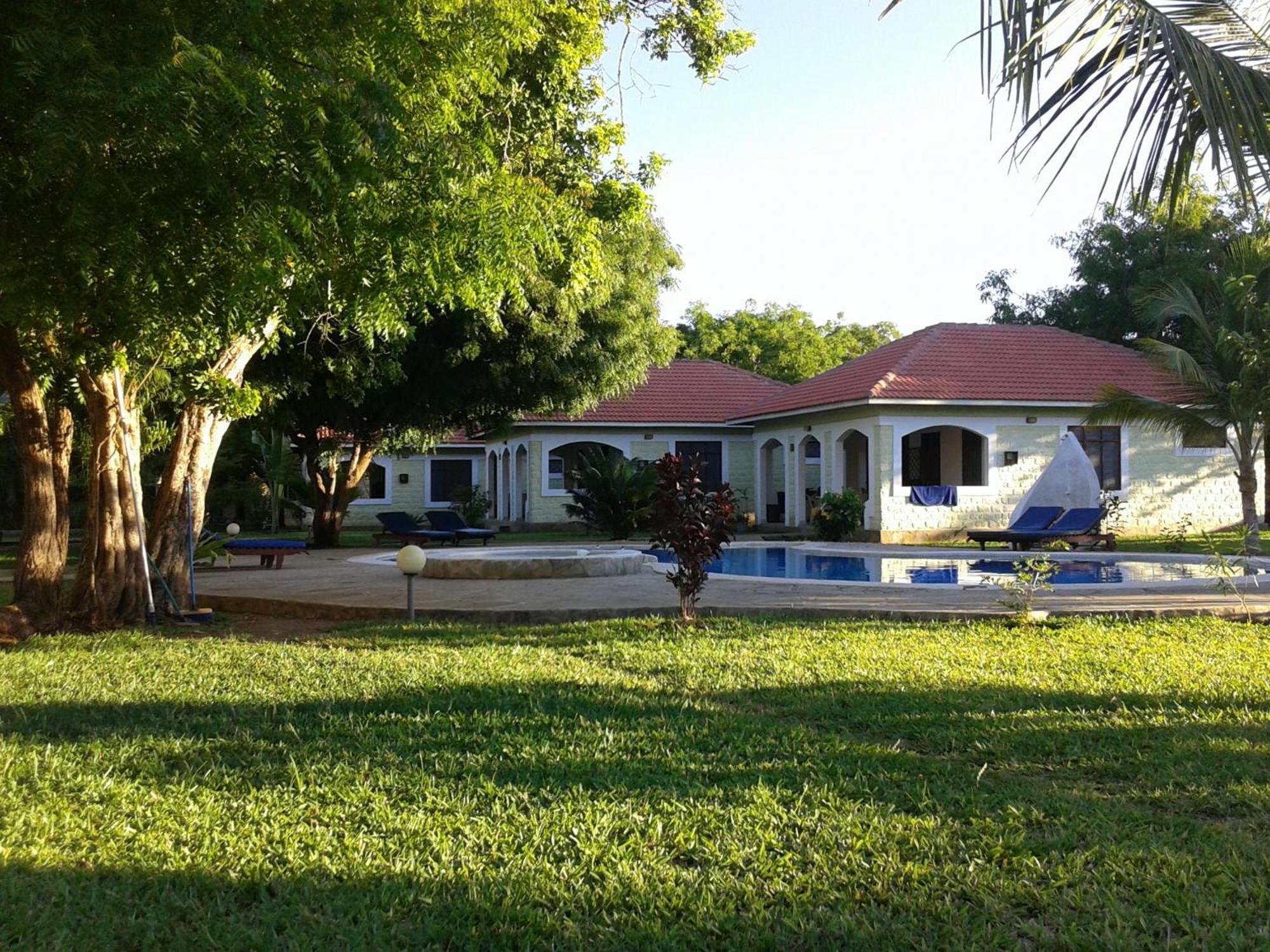 Safina Cottages 디아니 해변 외부 사진