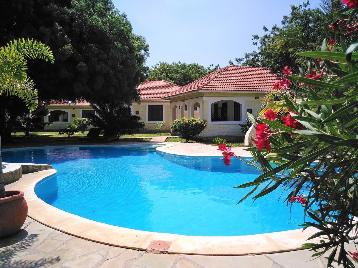 Safina Cottages 디아니 해변 외부 사진
